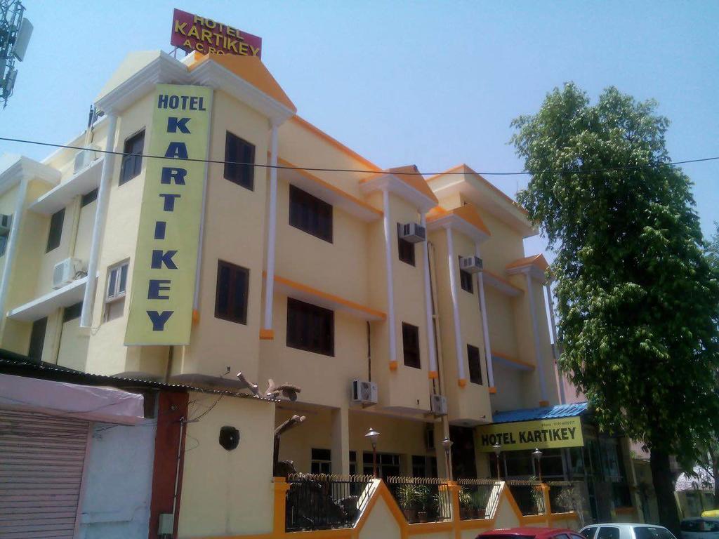 Hotel Kartikey ジャイプール エクステリア 写真